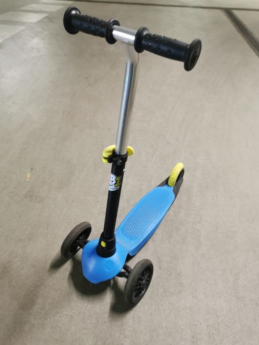 Hulajnoga trójkołowa