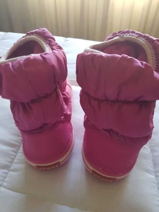 Crocs rosa,  bota
