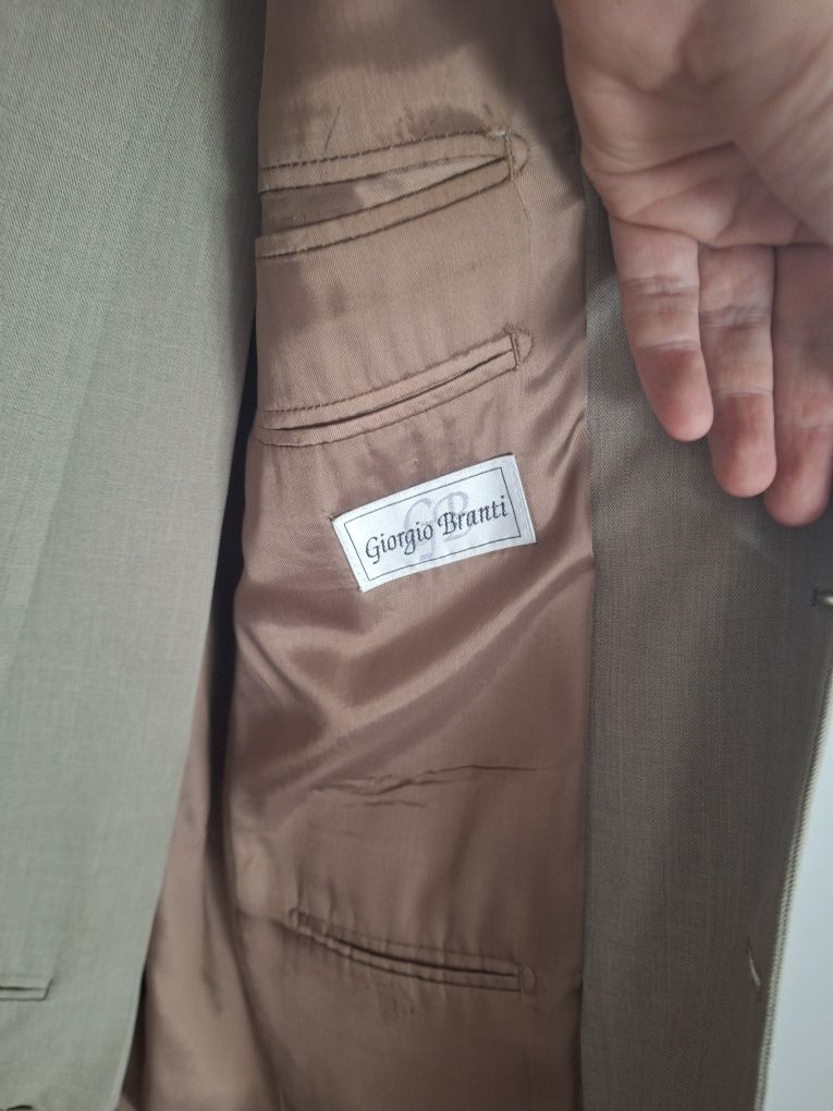 Fato de homem.  Creme, tamanho 50.