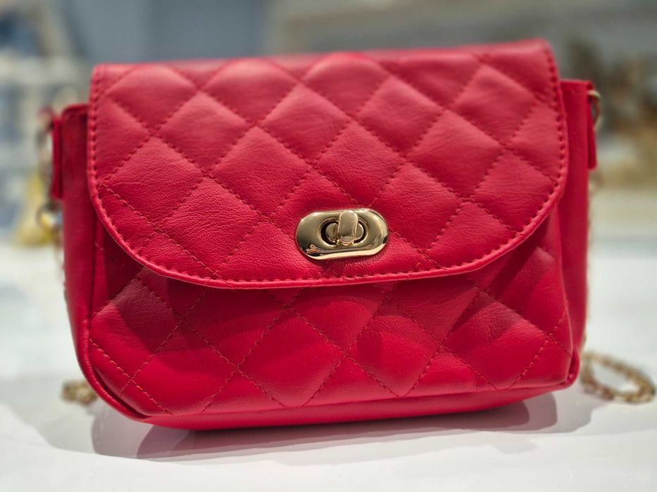 Сумочка червона нарядна