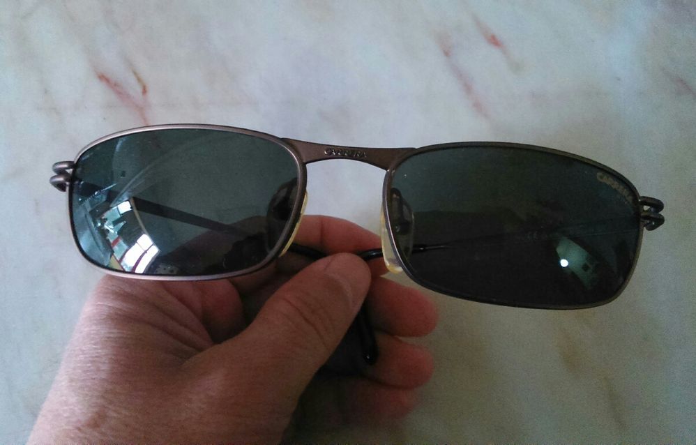 Vendo Óculos de sol Carrera originais. Novos.