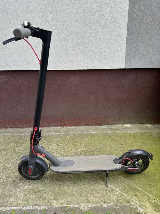 Продам самокат Xiaomi Mi Electric Scooter 1S