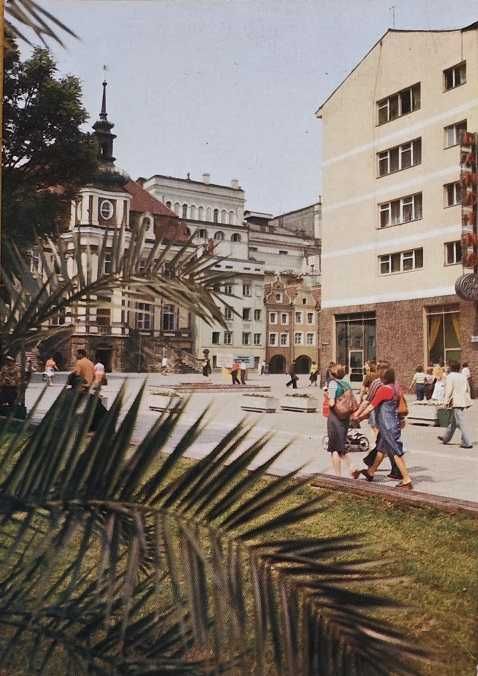Pocztówka Legnica ulica Rosenbergów fotografia L. Surowiec PRL