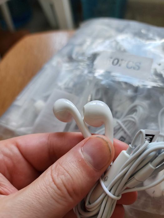 Навушники Apple iPhone EarPods with Mic 3.5 мм  одним лотом 50шт