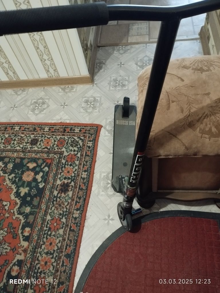 продаю трюковый самокат