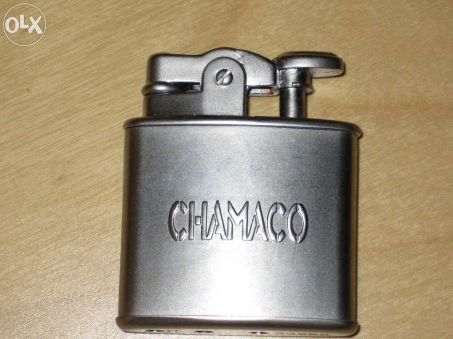 Bonito isqueiro da marca Chamaco recarregável