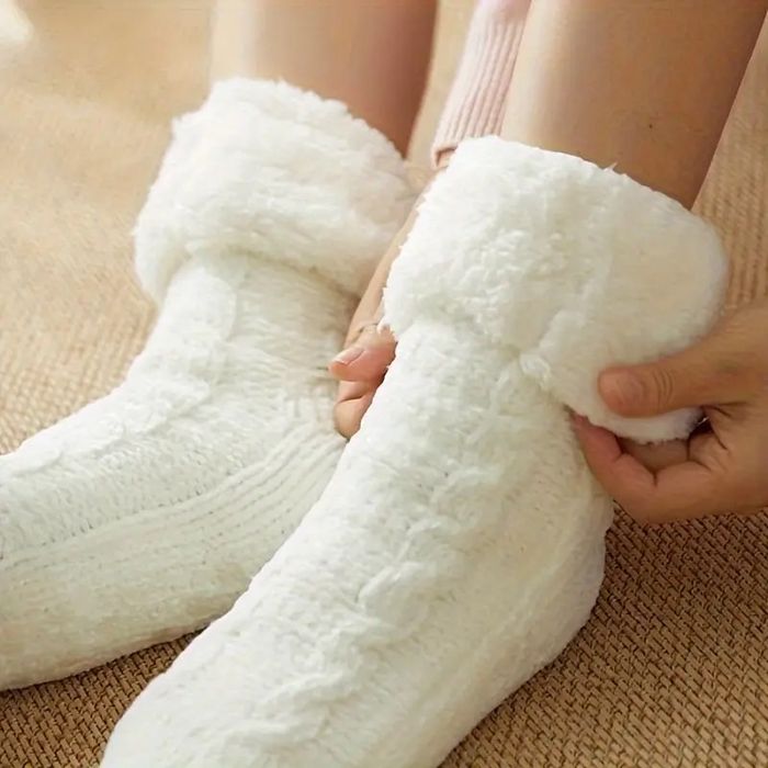 Шкарпетки теплі оксамитовий верх , середина хутро , високі One size