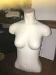 busto femenino em fibra ..manequim  ideal para loja