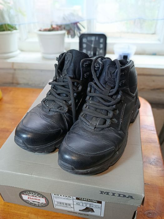 Чоловічі черевики шкіряні 42 розмір