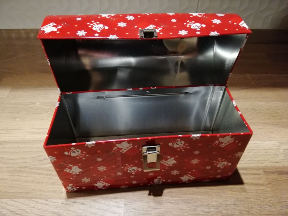 kuferek dziecięcy metalowy czerwony świąteczny