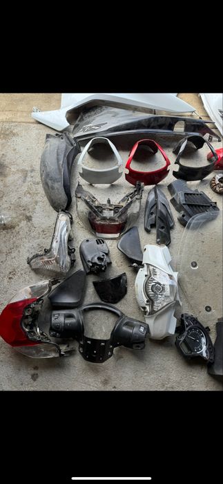 Honda sh . Пластик ,диски , приборка, аморти.