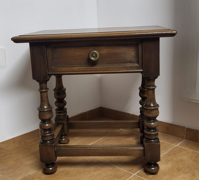 Stolik drewniany holenderski.