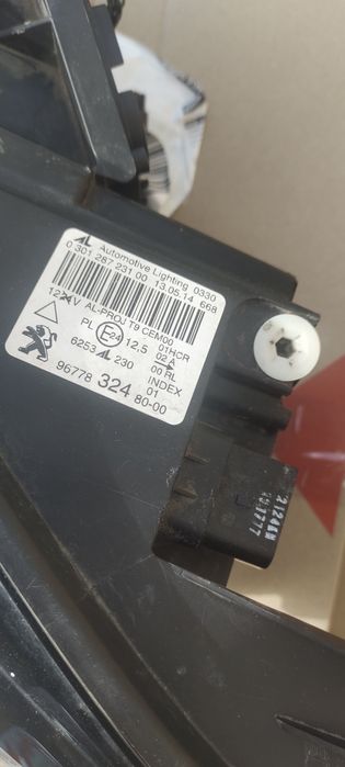 Фара Peugeot 308  Full LED Technology Пежо 308  sw t9