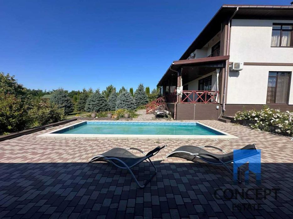 Продам дом с бассейном в Новоалександровке. Кристальный!