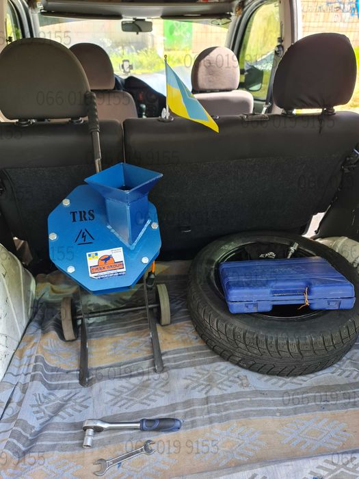 Щепоріз для гілок Ø до 5 см, однофазний, 2.2 кВт подрібнювач TRS