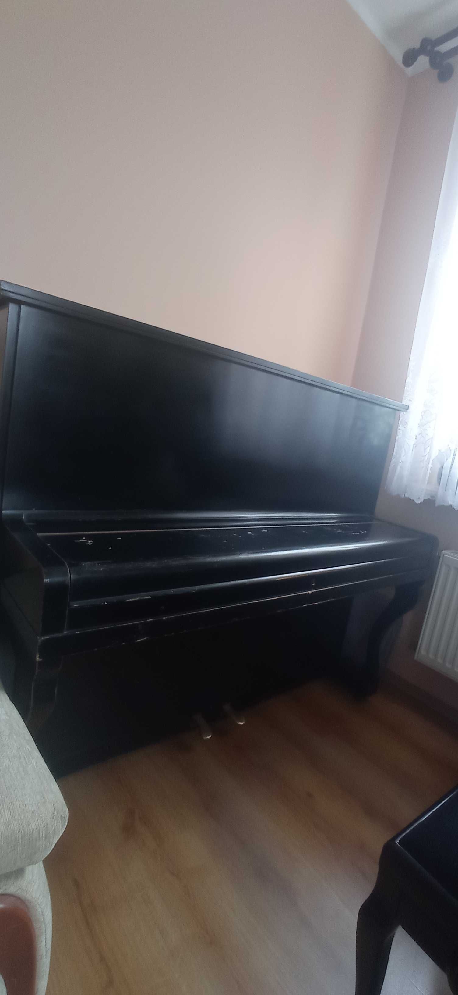 Pianino Legnica, używane, stan dobry