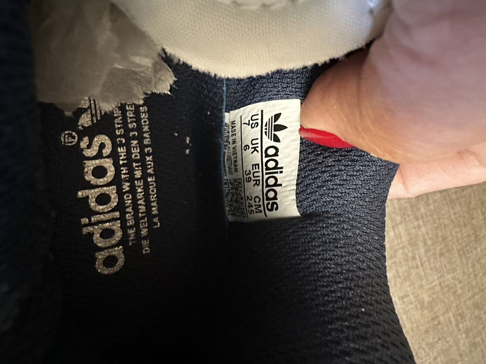 Продам кросовки addidas 38