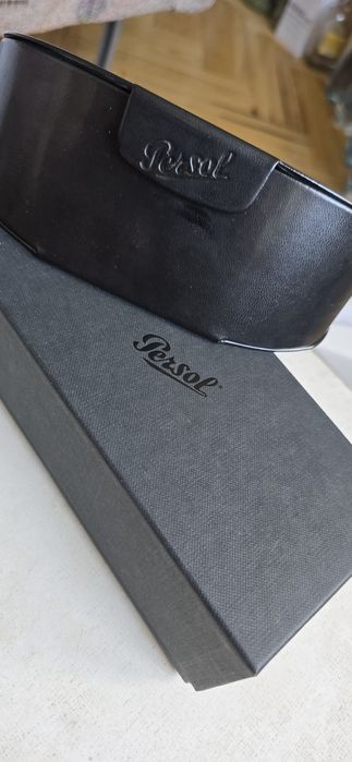 Продам новые оригинальные итальянские очки Persol
