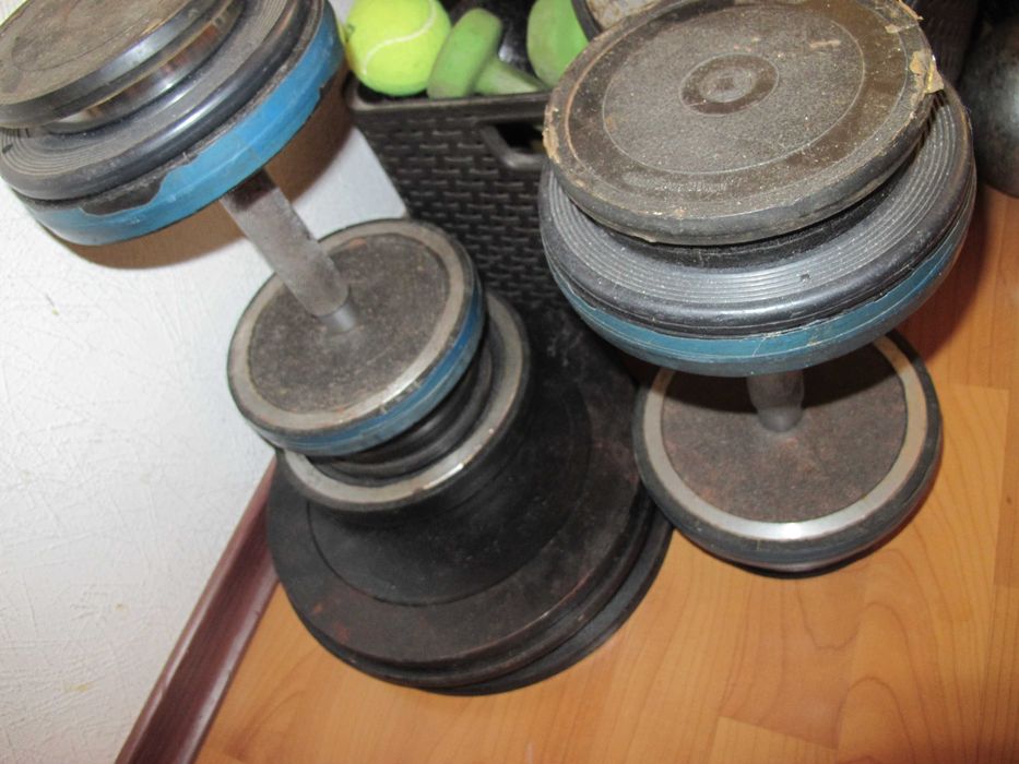 Гирі,  Гантелі,  Бліни, Штанга, вібромассажер