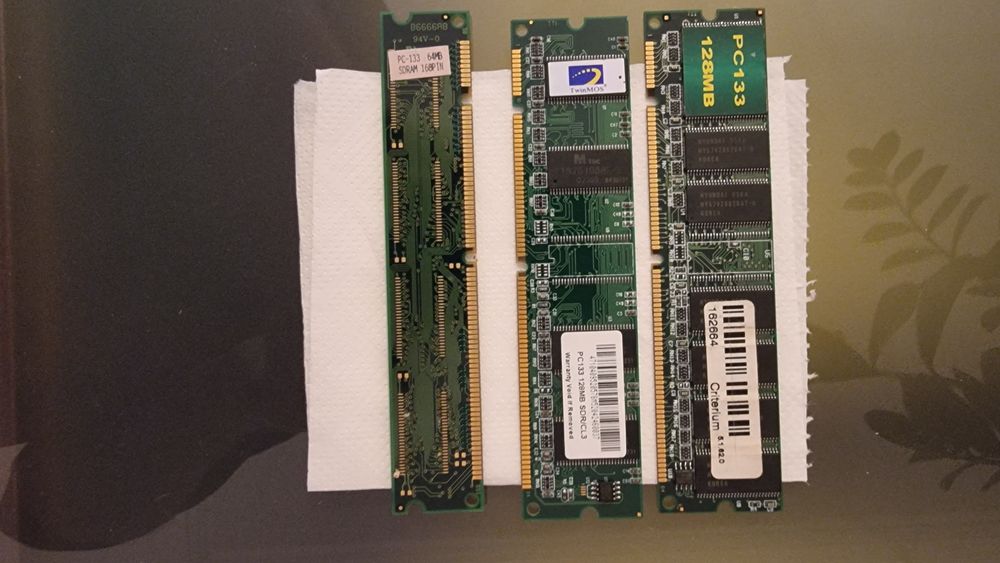 2x Memórias RAM PC133 128 MB + 1x 64 MB [RETRO]