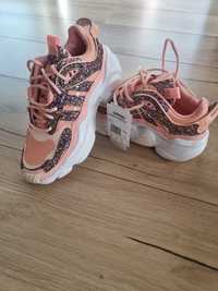 Buty, sneakersy, Adidas Magmur Runner Shoes FV4359, rozm.38