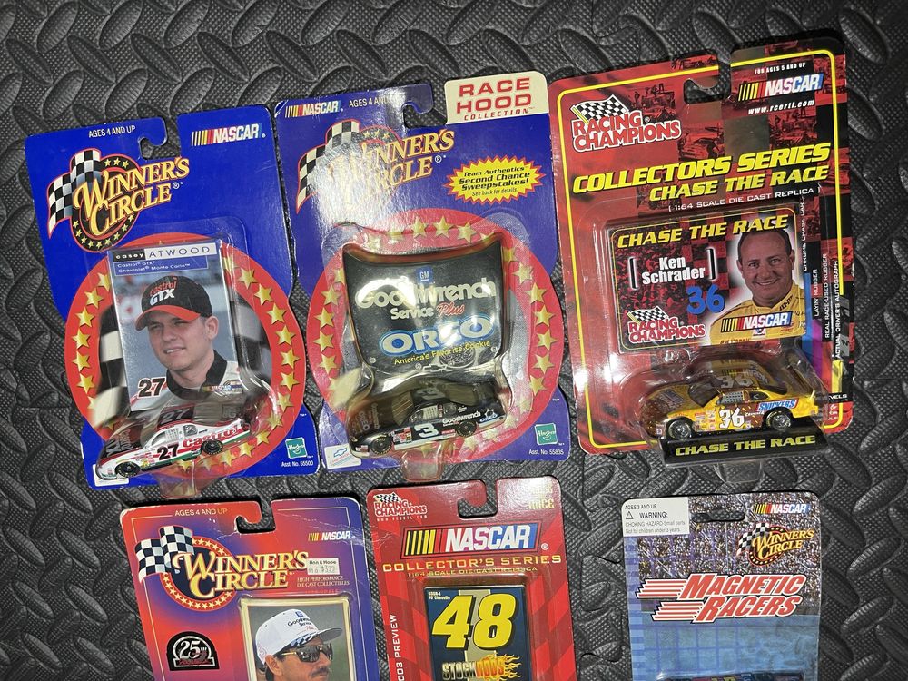 Продам модели Hot wheels Mercedes Audi Honda BMW Volkswagen Tesla