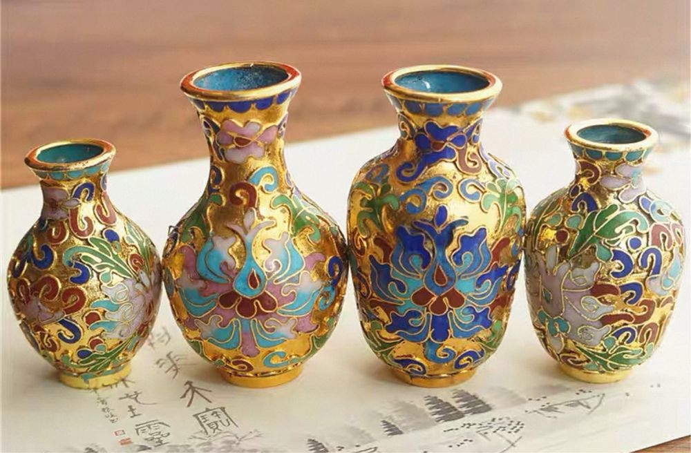 Conjunto lindissimo de seis peças Cloisonée. Novo. Uma peca 9*4, 7*3,