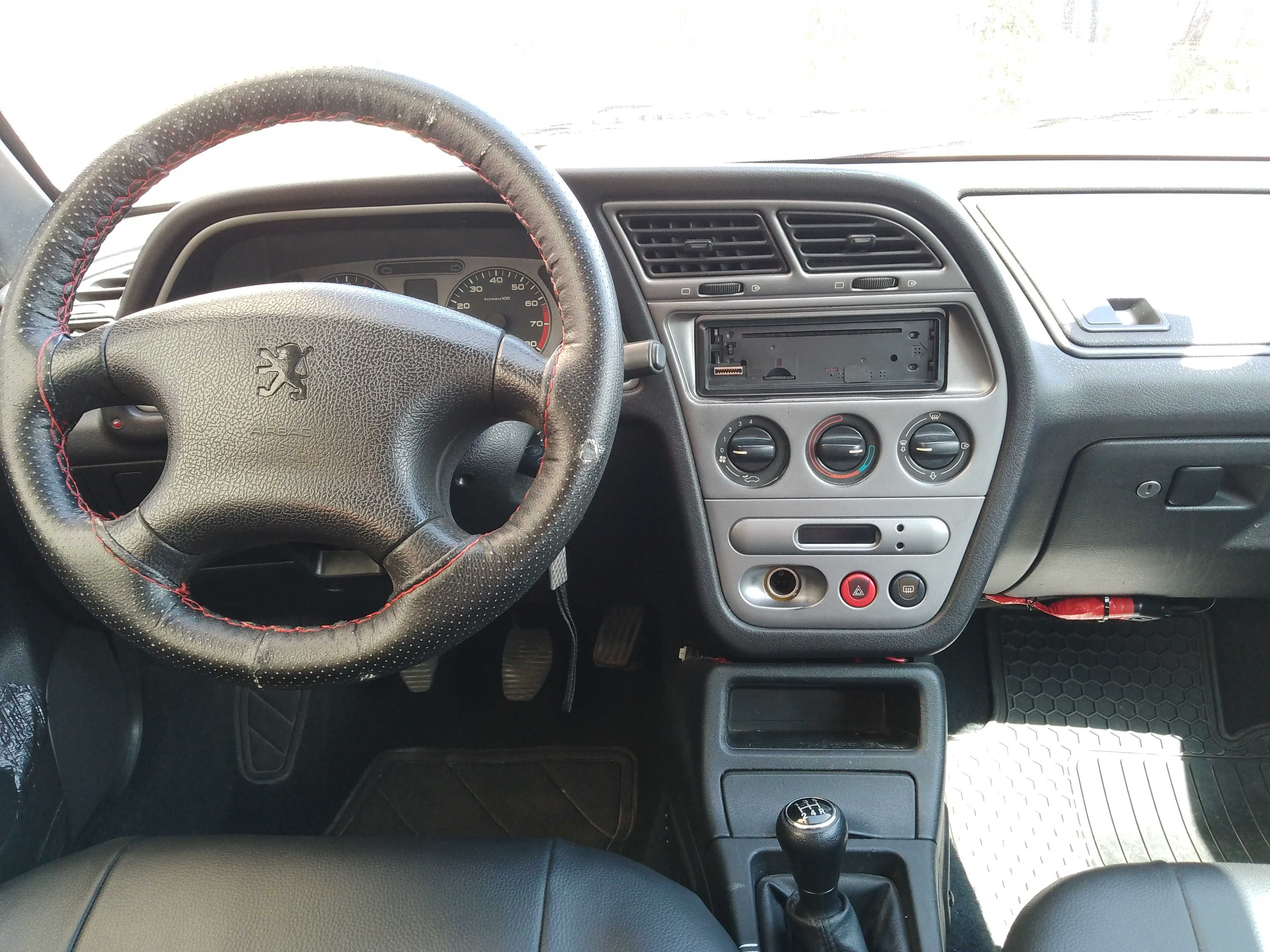 Peugeot 306  1.4 benzyna 1999r hatchback ocynk 75KM długie opłaty i PT