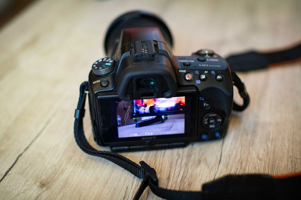 Зеркалка Sony A55V с объективом 18-55 в хорошем состоянии