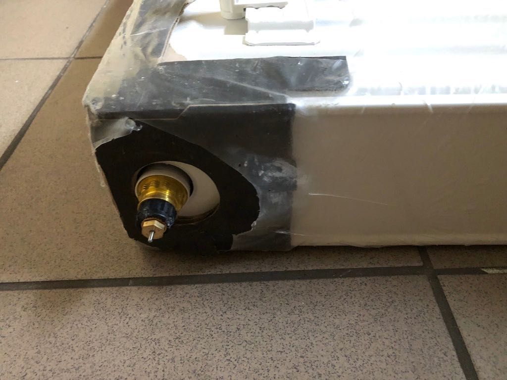 Grzejnik płytowy Vonova COSMO G22 60x52 + głowica termostatyczna