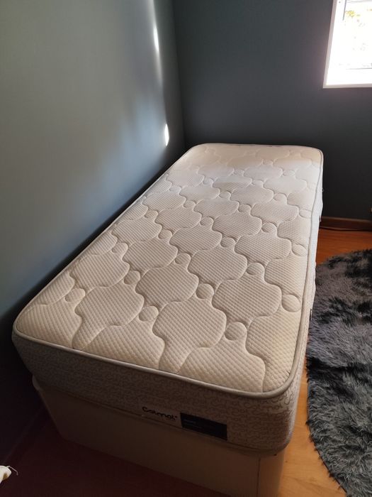 Cama de solteiro com arrumação (baú) 190X90