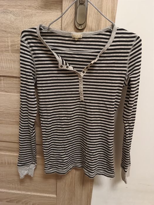 Damska bluzka na długi rękaw  w paski