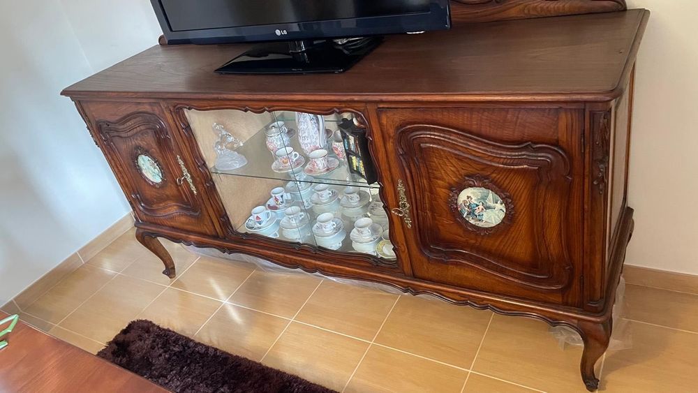 Móvel antigo em excelente estado e reformado