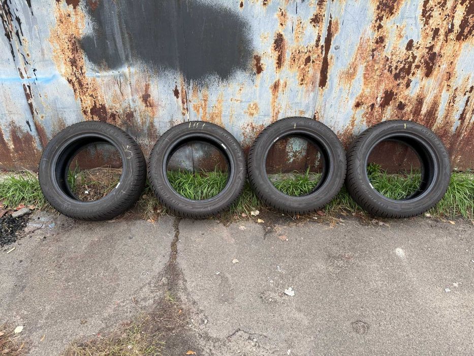 Продам Goodyear UltraGrip Ice 2 205/55 R16