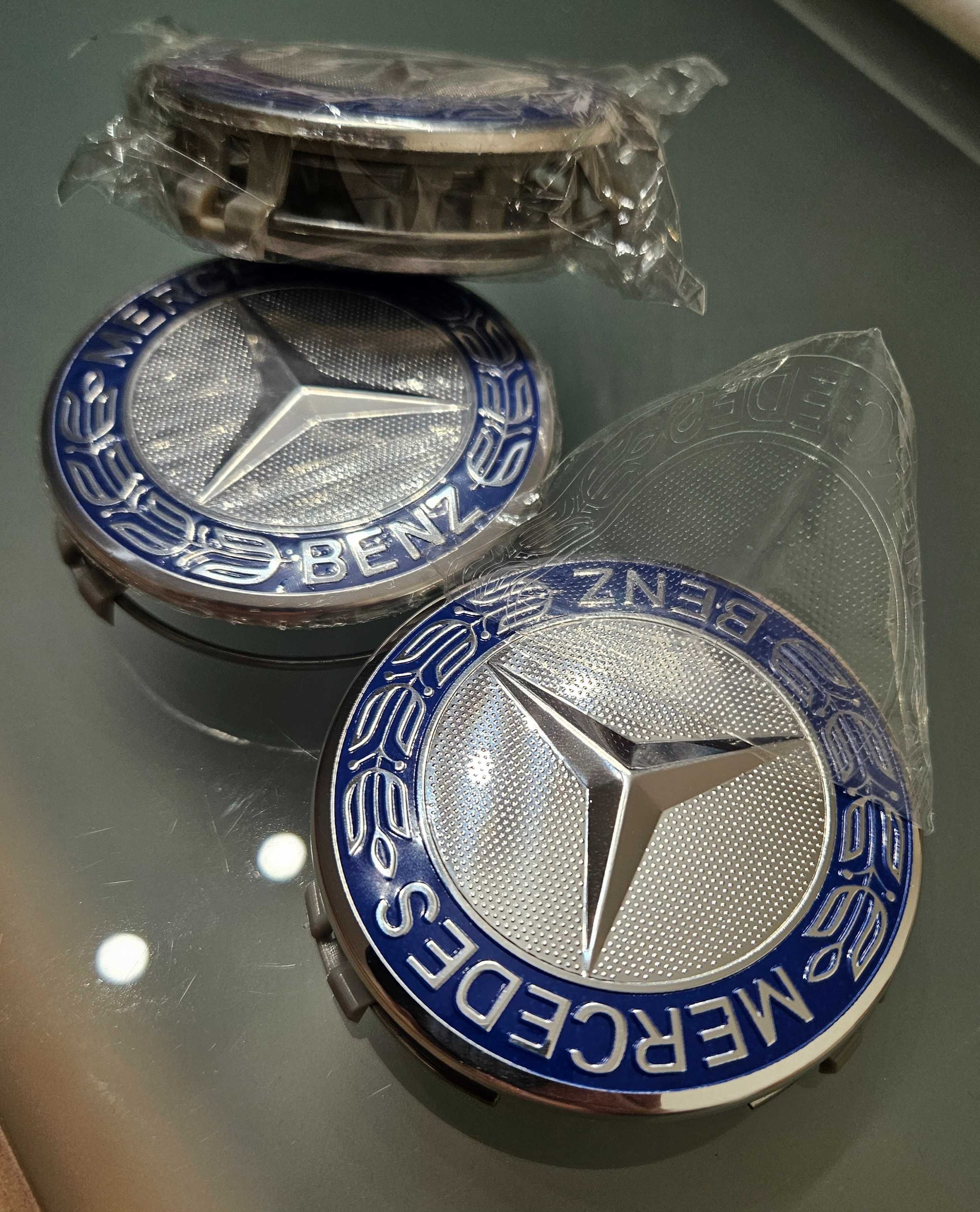 Tampões de centro de jantes Mercedes 4 unidades, novos