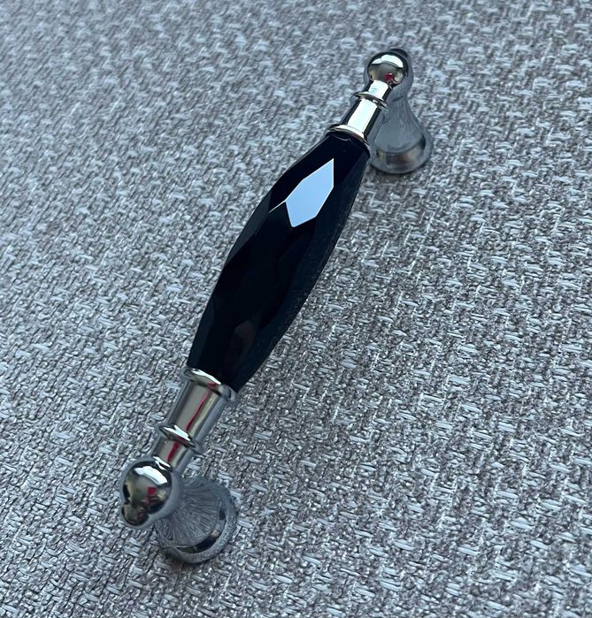 Uchwyt meblowy glamour kryształowy czarny z kryształem 96mm