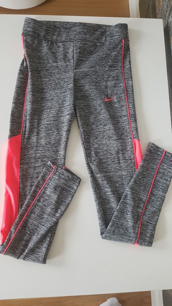 legginsy nike S szare