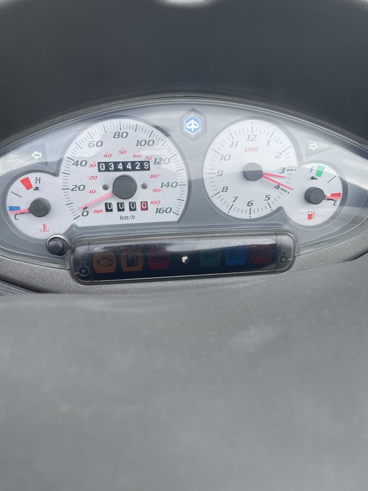 Piaggio X8 200 (excelente condição)