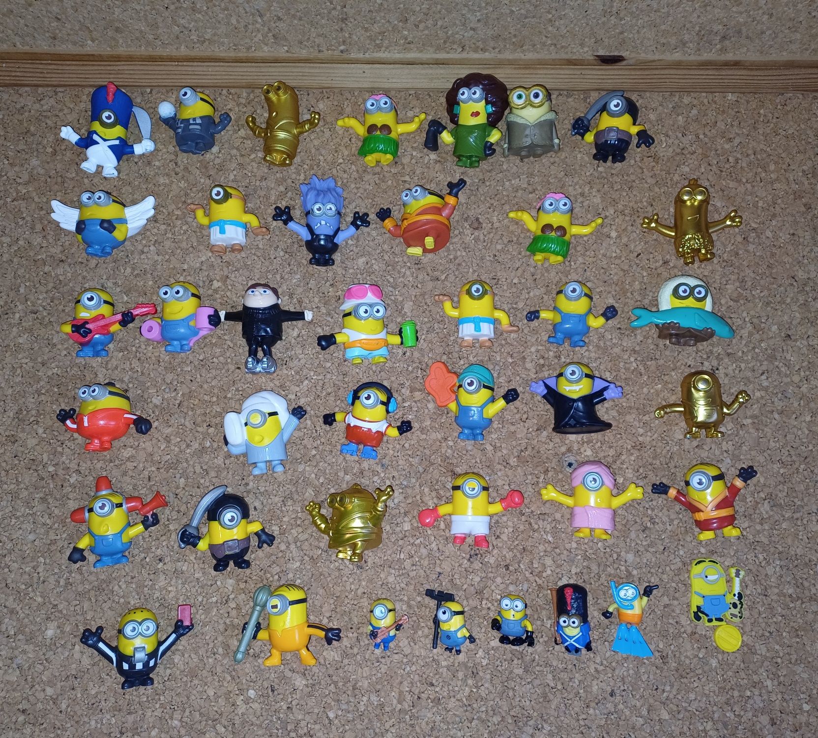 Minions bonecos. Cada = 2€ / Dourados = 3€ cada