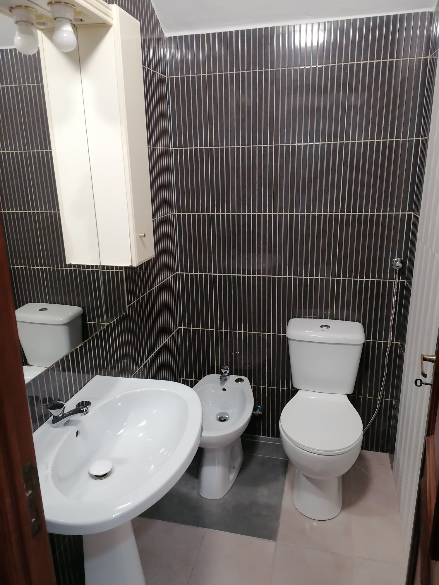 Quartos para casal, Rua badén Powell 94 Nogueira do Cravo, pindelo