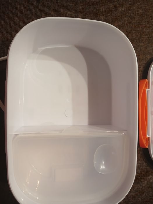 Електричний ланчбокс