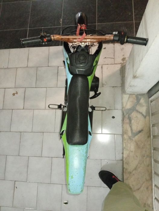 Mota de Cross igual a pitbike mas está é de competição