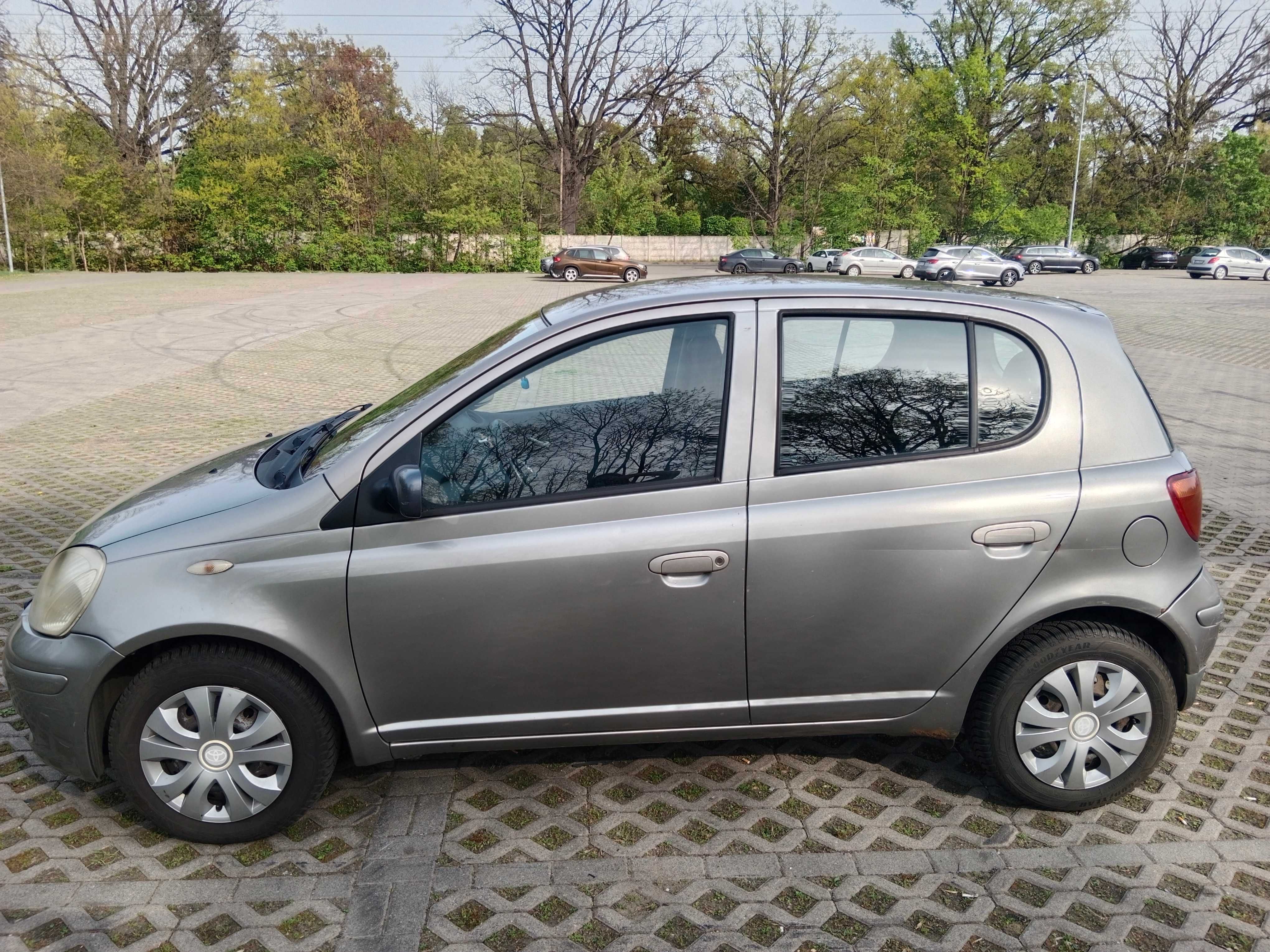 Toyota Yaris I rocznik 2003 przebieg 190,5 tys. km