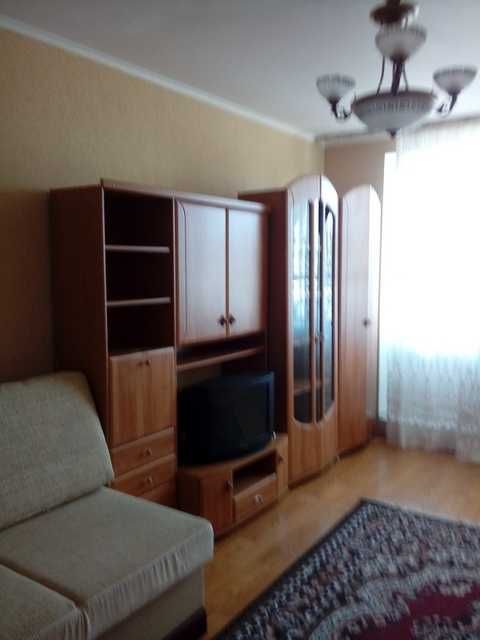 Продам 1 комнатную квартиру в центре Чугуева