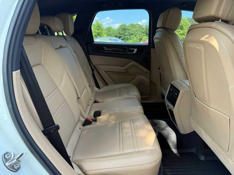 Porsche Cayenne      2019