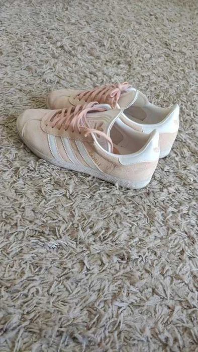Adidas Gazelle 40
Muito pouco uso, usei uma vez