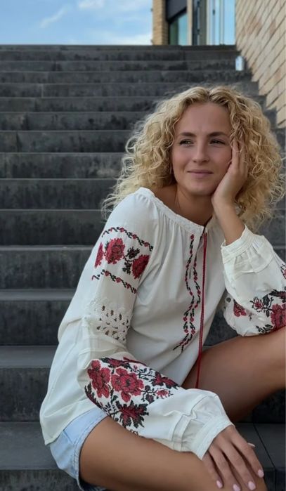 Вишита сорочка, вишиванка.