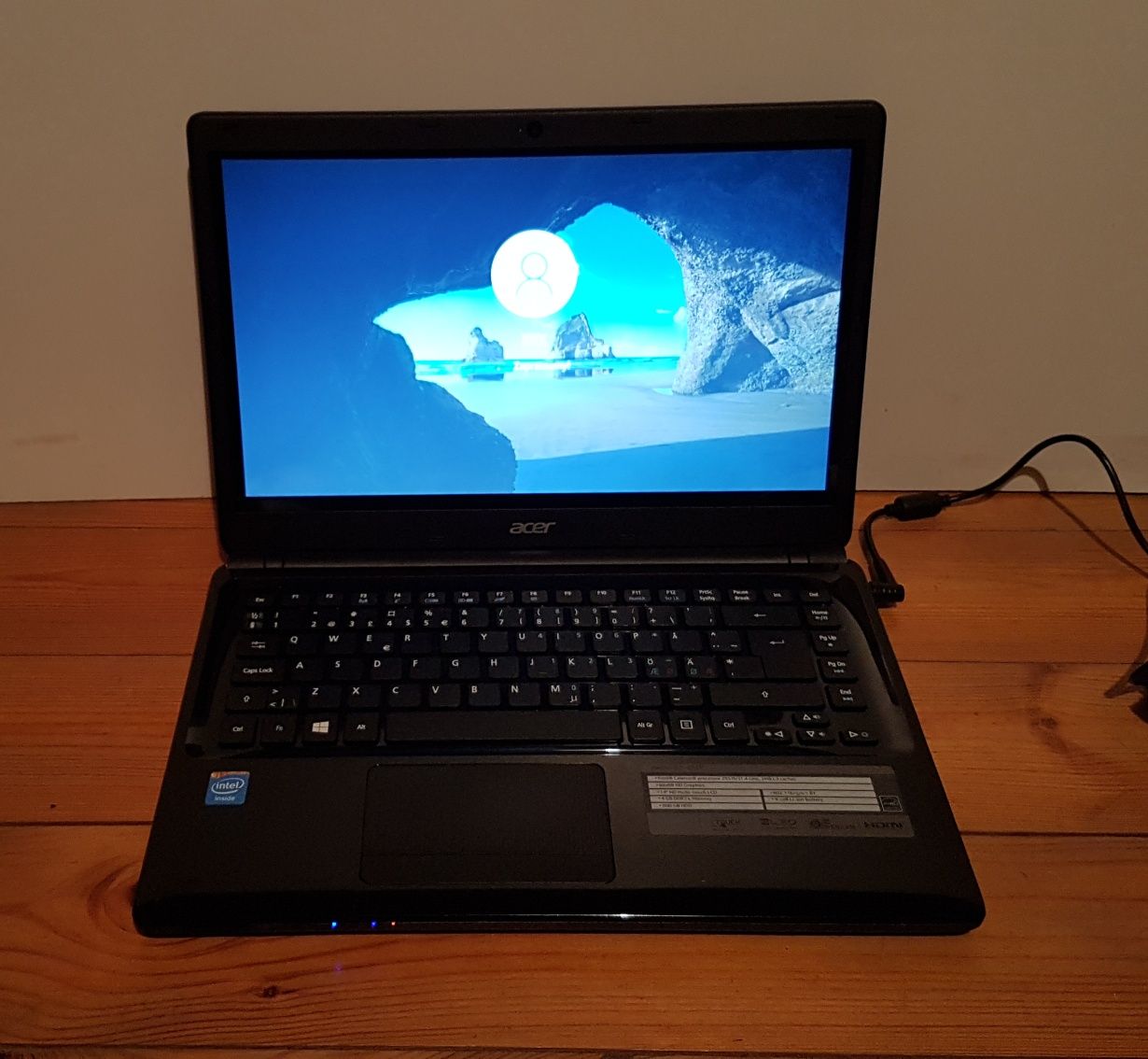 Laptop Acer E1 432P WiFi, HDMI, dysk SSD, dotykowy ekran
