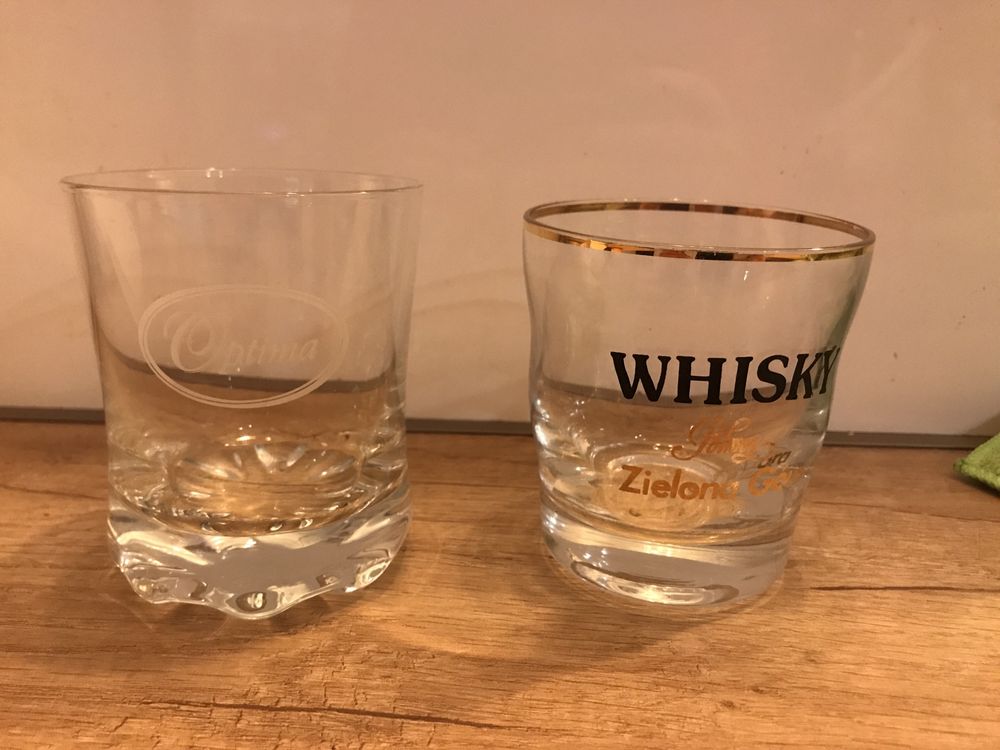 Dwie szklanki do whisky