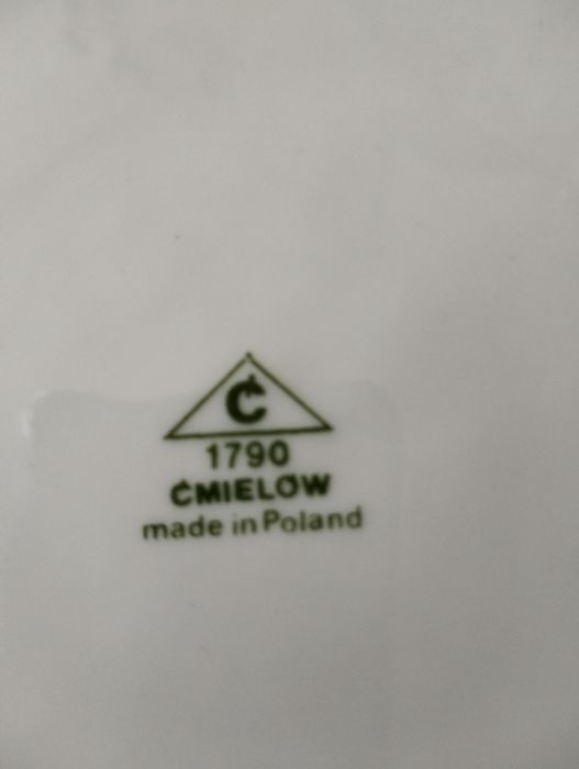 Zestaw 10 talerzy z porcelany o średnicy 24cm; Ćmielów, okres PRL